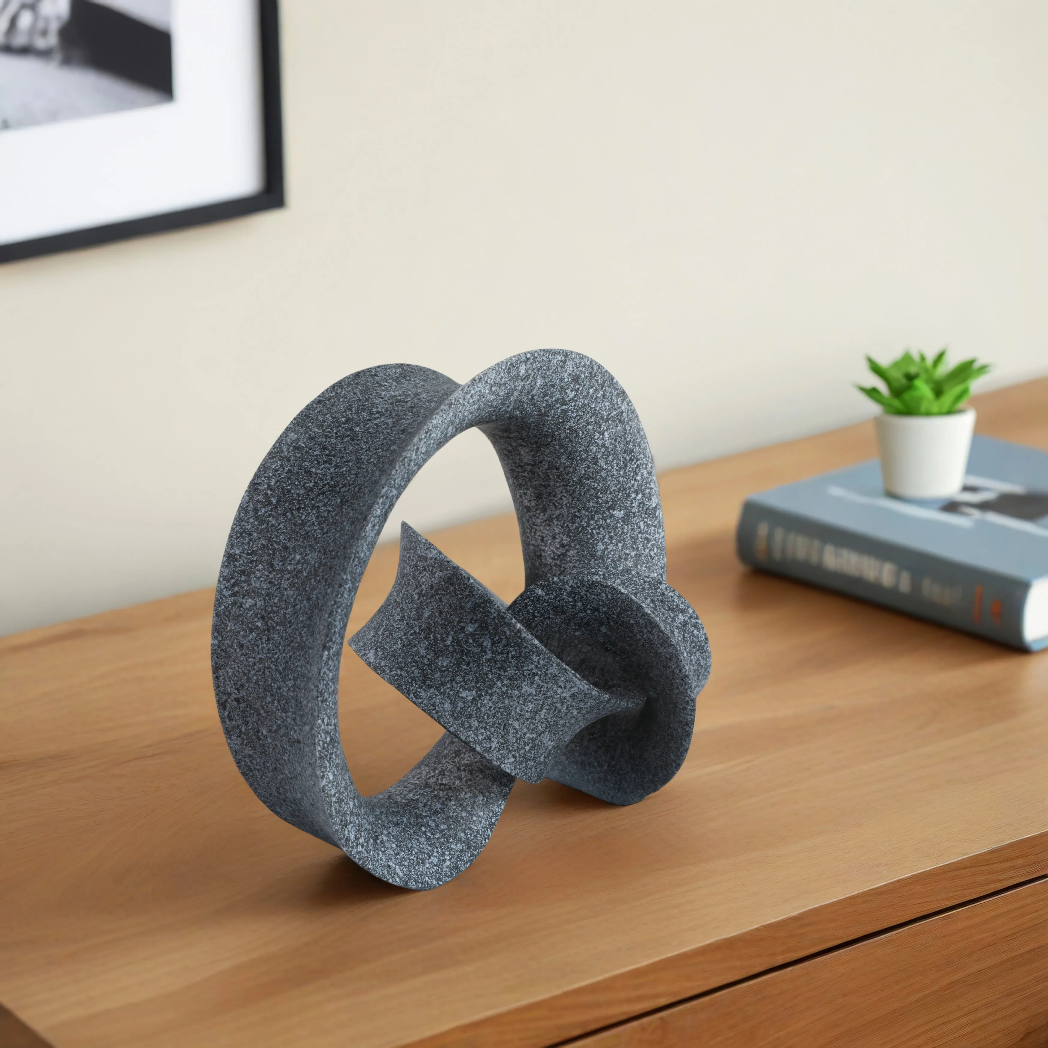 8" Menen Small Black Loop Statuary