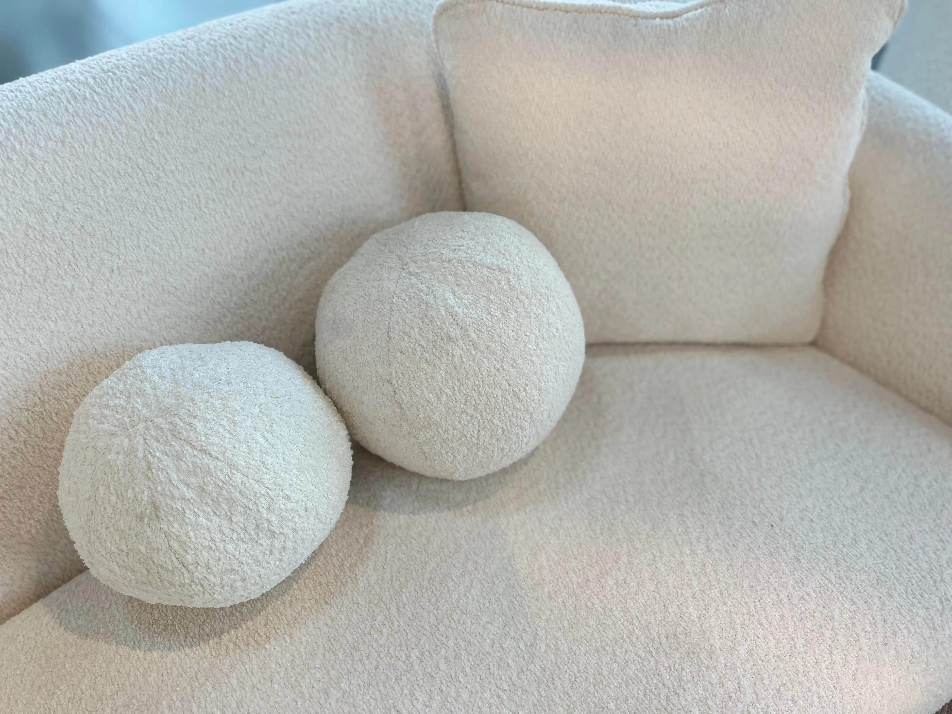 Boucl Loveseat (194cm)