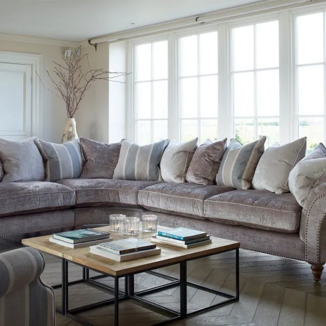 Elizabeth 1   2 Seater Corner Sofa