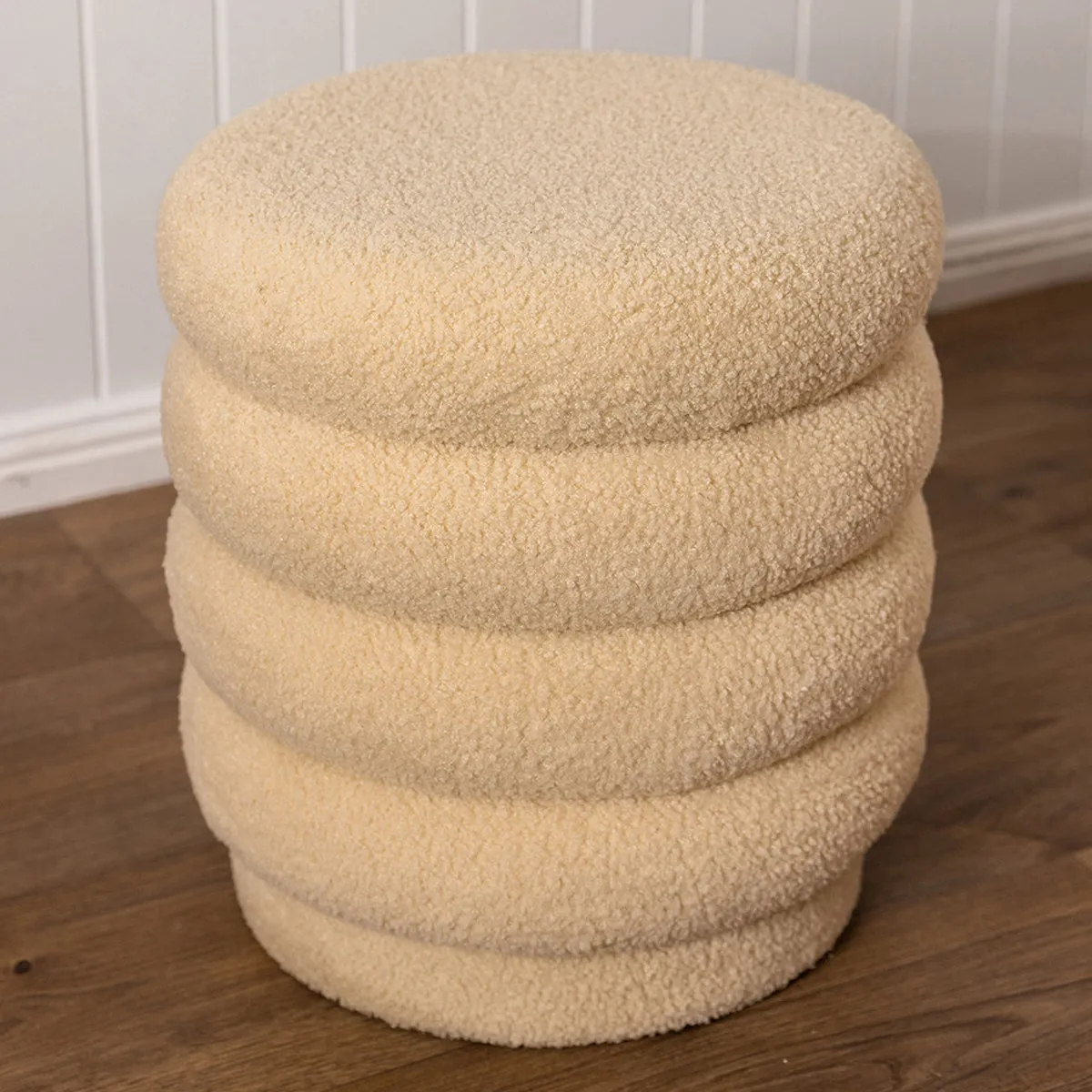 Lucia Round Boucle Ottoman
