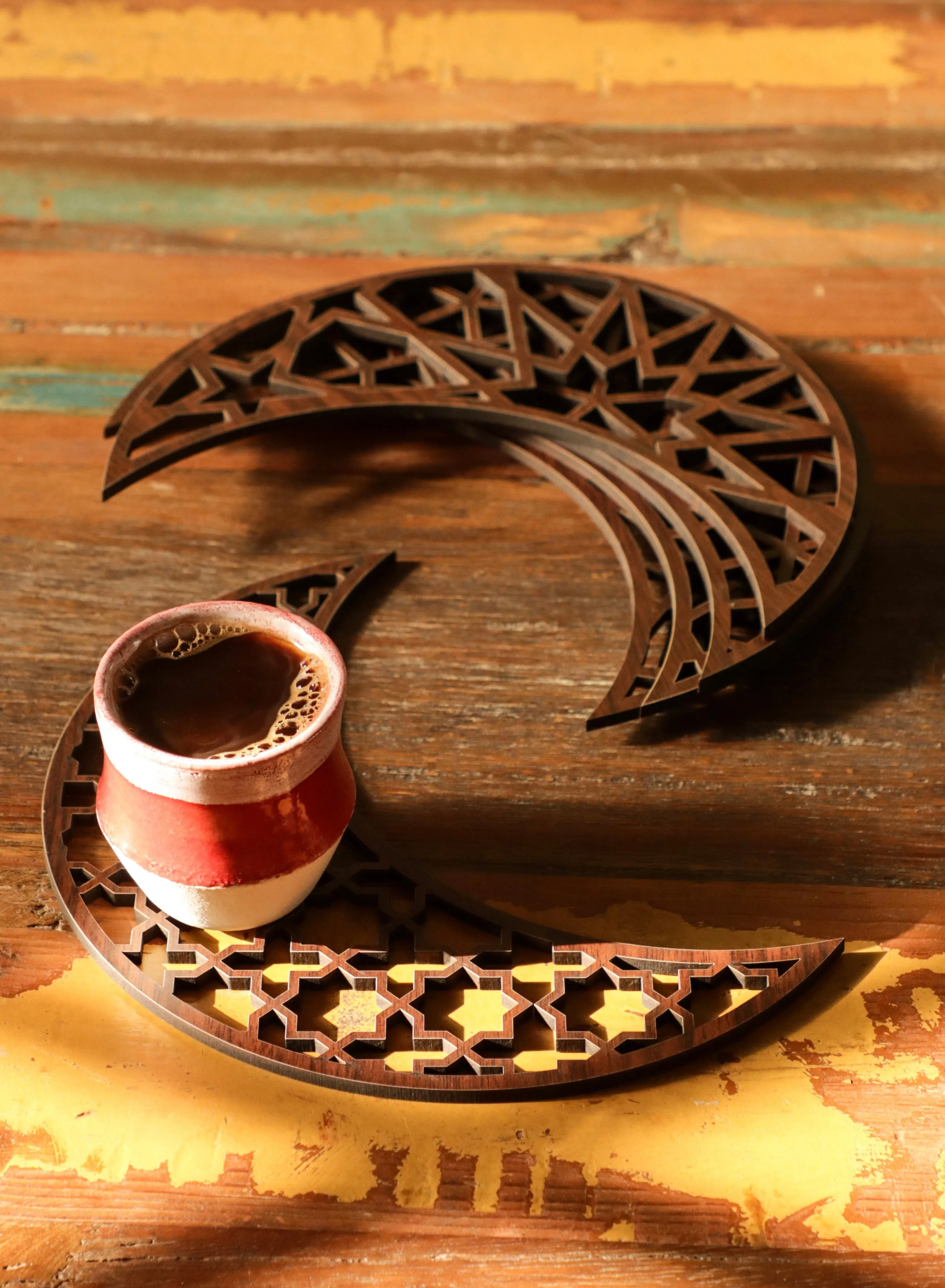 Set of 6 Wooden Coaster Decorations in Ramadan Crescent Shape with Islamic Patterns